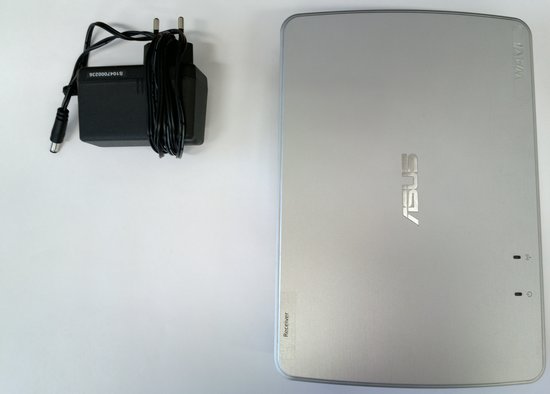 Asus WAVI virtalähteineen