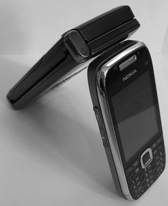 Testiss� Nokia E75 - minikommunikaattori?