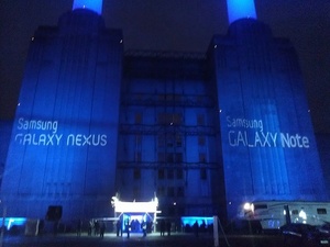 Samsung esitteli Galaxy Nexusta ja hybridipuhelinta Lontoossa