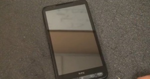 Videolla: HTC HD2:n rakenne ja k�ytt�liittym� esittelyss� - lis�ksi mukana pudotus