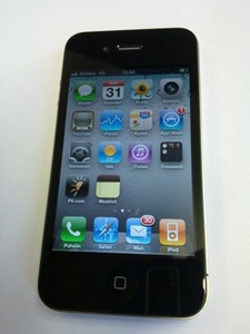 Testiss� iPhone 4: Antenniongelmia vai mullistavia ominaisuuksia?