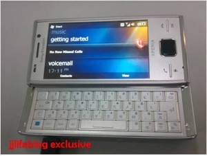 Sony Ericsson Xperia X2 vuosi nettiin