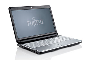 Fujitsu Lifebook A530 (i7-620M / 500 GB / 1366x768 / 4096 MB / Intel HD / Windows 7 Professional)