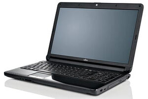 Fujitsu LifeBook AH530 (P6600 / 250 GB / 1366x768 / 2048 MB / Intel HD / Windows 7 Home Premium)