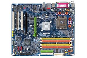 Gigabyte GA-8VT880P Combo